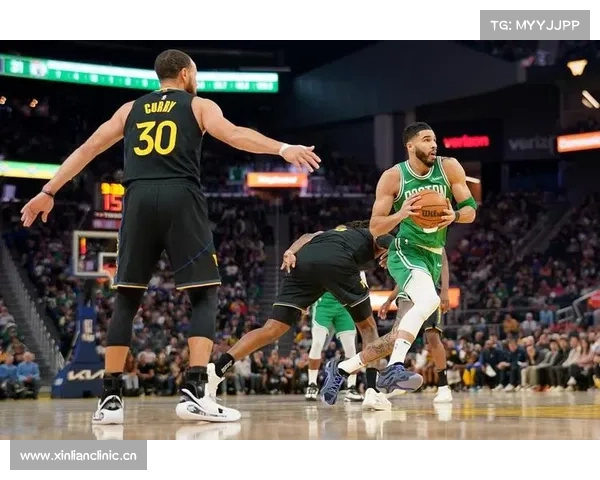 NBA总决赛:勇士主场胜凯尔特人赢下“天王山”之战 NBA总决赛:勇士主场胜凯尔特人赢下“天王山”之战